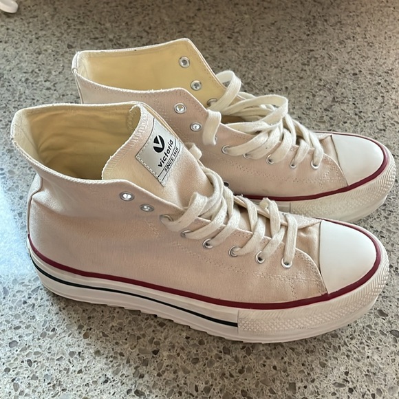 Victoria - Size 39 - cream/pale pink platform high tops - Picture 2 of 6